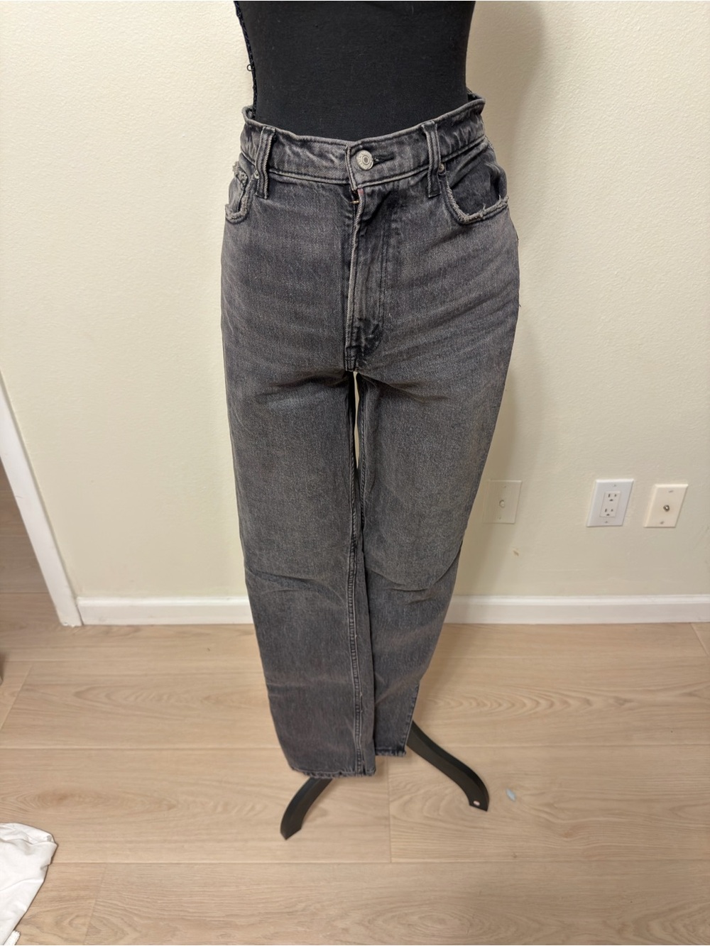 Abercrombie & Fitch Straight Leg Jeans in Washed Black